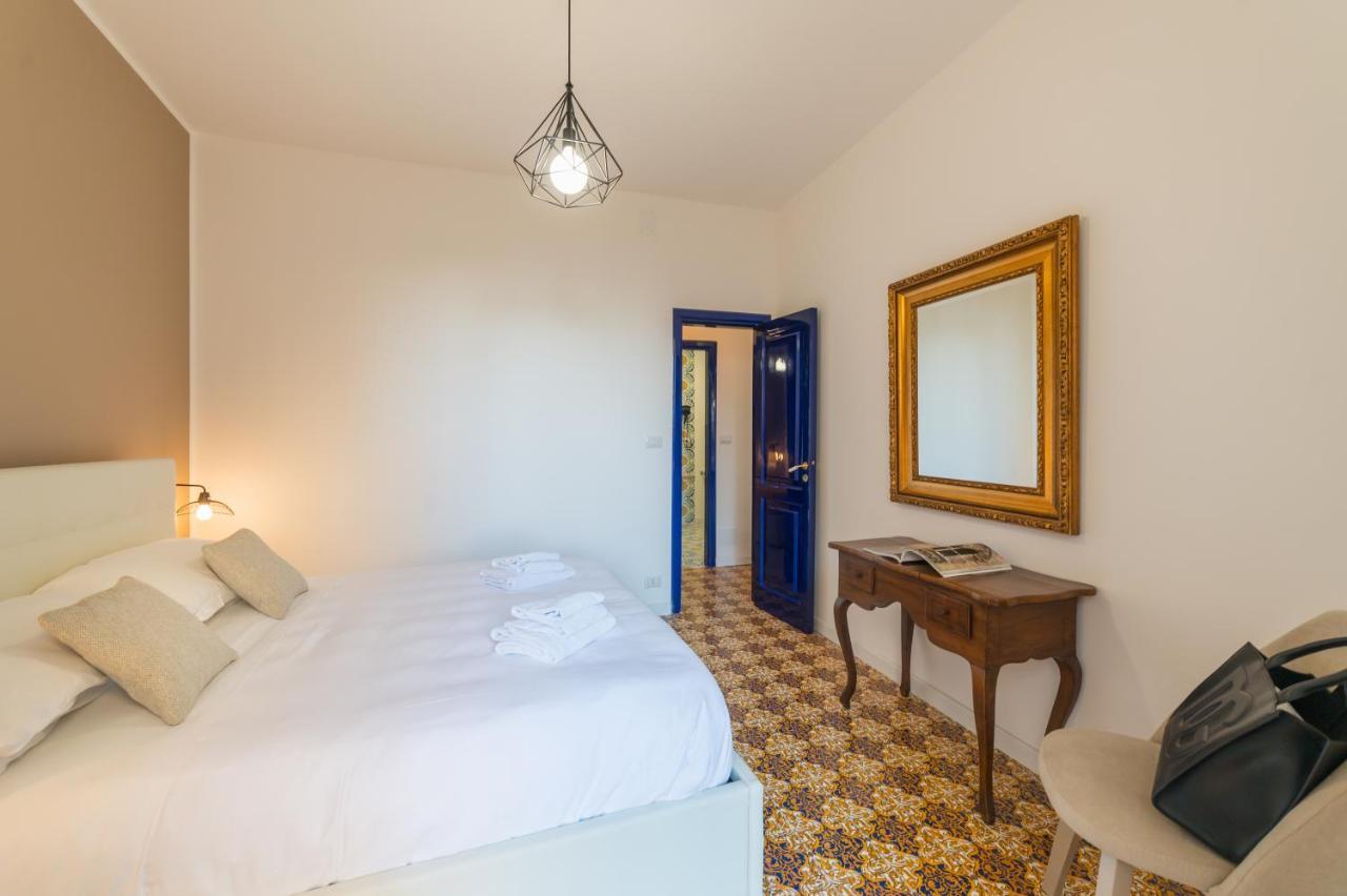 Castalia Apartments & Rooms Duomo Taormina Exterior photo